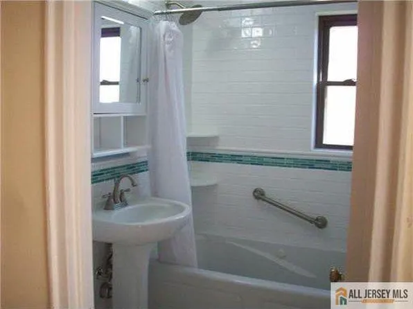 182 Newman St #2309, Metuchen, NJ 08840