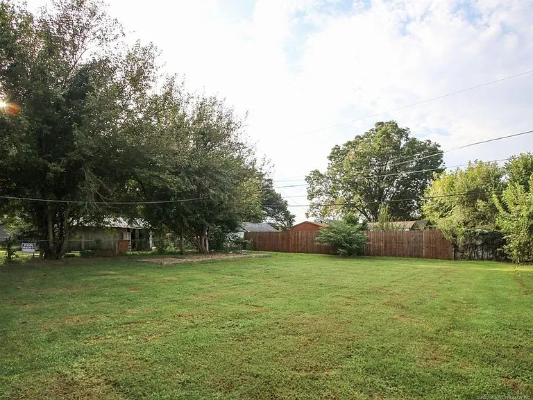 2536 W Easton St N — Photo 33