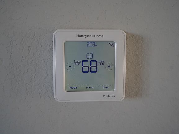 4th image of 5401 Baythorne Dr #1