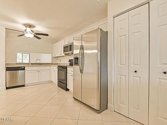 3rd image of 764 Tumblebrook Dr