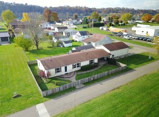 1013 Ridge St, Belpre, OH 45714
