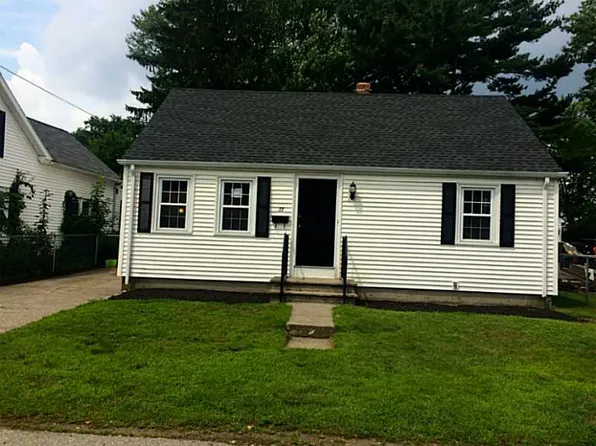 33 Providence Ave, Riverside, RI 02915