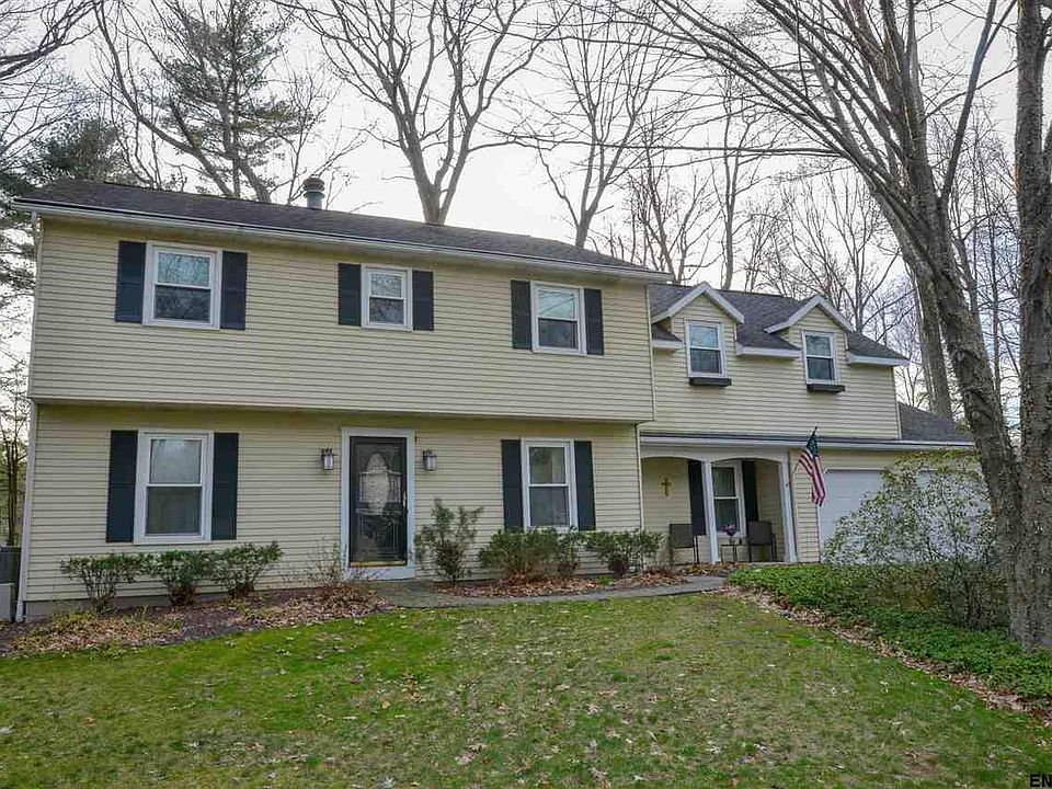 1st image of 28 Longwood Dr