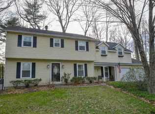 28 Longwood Dr, Clifton Park, NY 12065