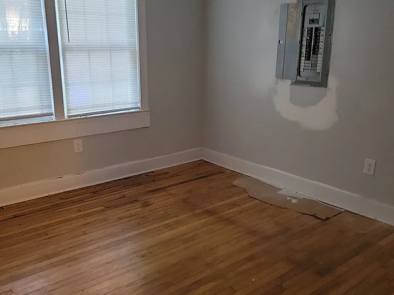 1819 Grayson St — Photo 6