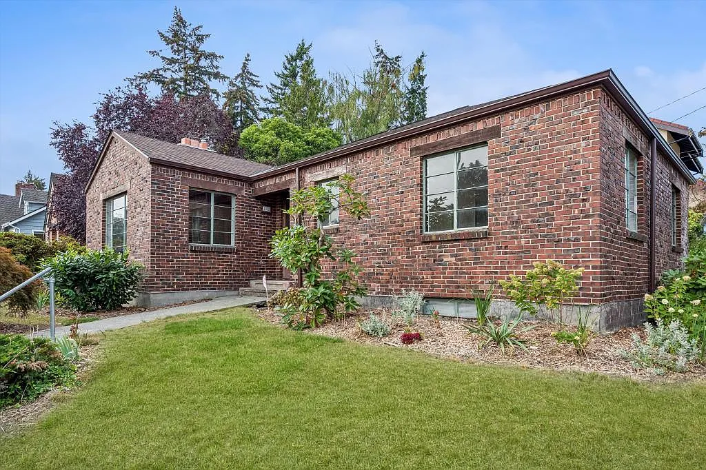 4105 51st Ave S - 2 bedrooms — Photo 3