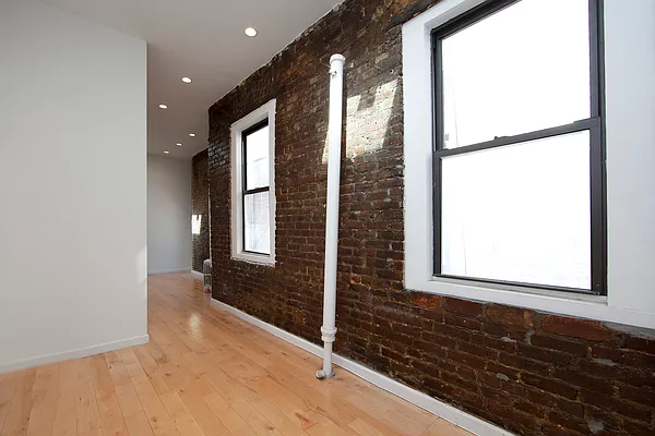 Rented by R New York | media 10