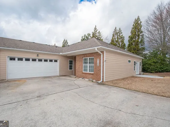 4104 Commonwealth Cir, Newnan, GA 30263
