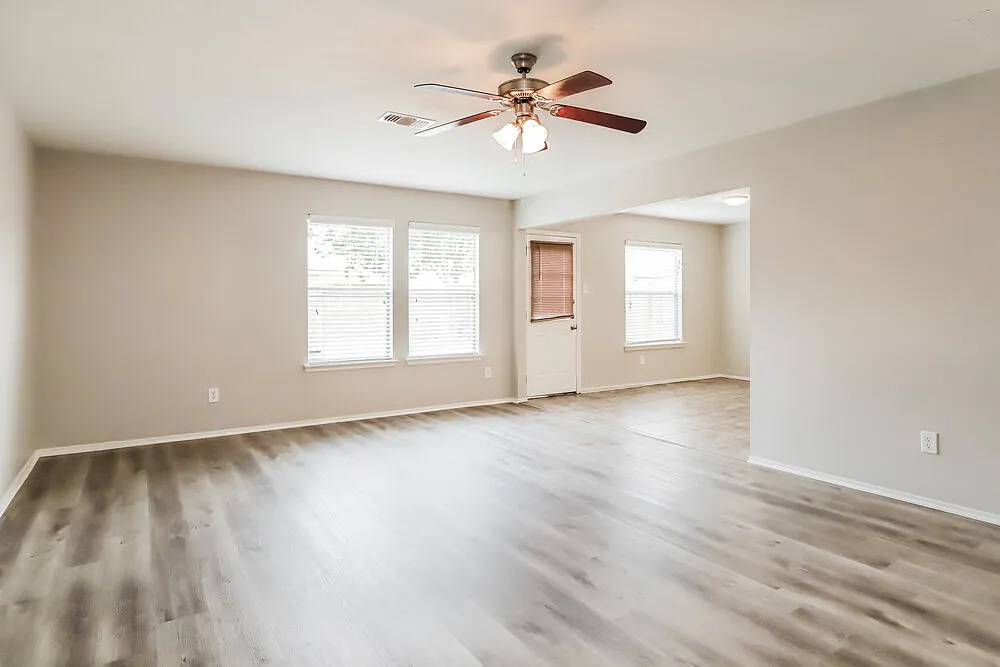 3 bed, 3.0 bath, 1748 sqft, $1,870 — Photo 4