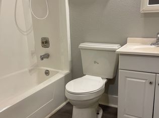 152 S Dipper Ln APT 104, Decatur, IL 62522