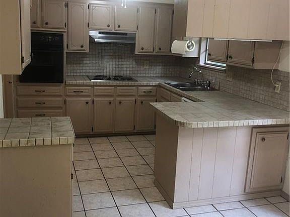 3rd image of 229 E Mohr Ln
