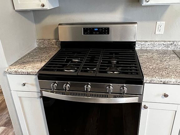 3rd image of 33 7th St #2B-1BA-1180SQFT