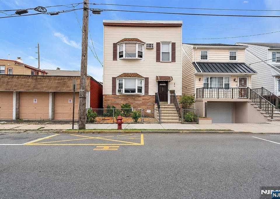 1st image of 152 Devon Terrace