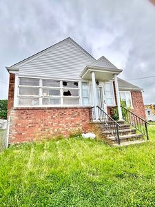 298 King St, Fall River, MA, 02724