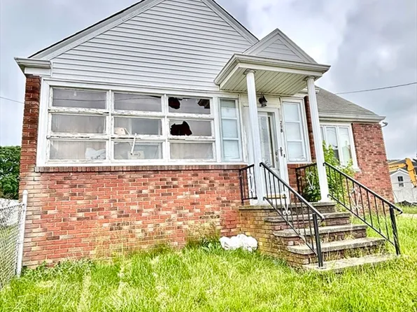 298 King St, Fall River, MA 02724