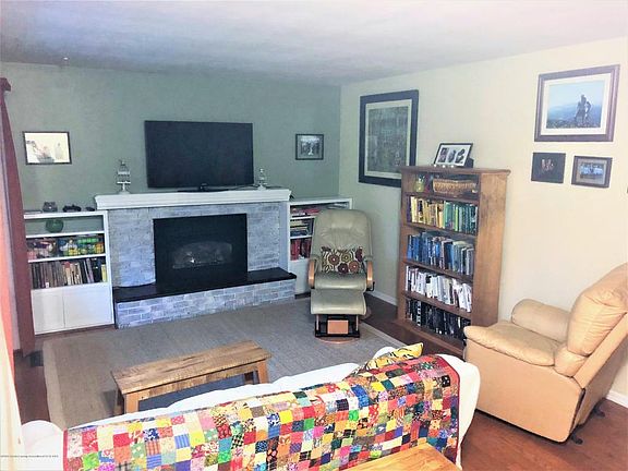5th image of 1326 Daisy Ln