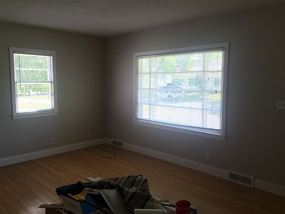 3rd image of 1306 11th Ave S