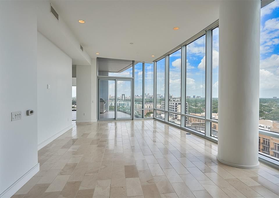 1st image of 2727 Kirby Dr APT 13D