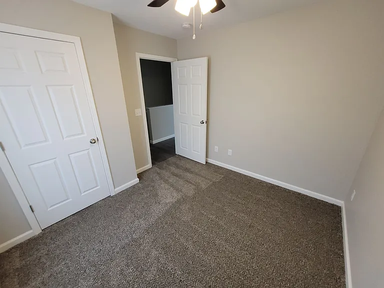 Creekside Apartments — Photo 37