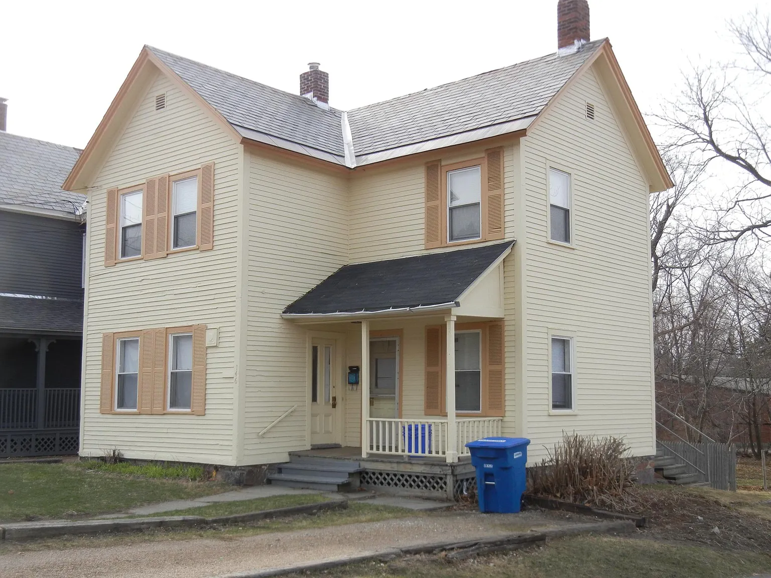 5 bed, 1.5 bath, 1200 sqft, $5,300 — Photo 1