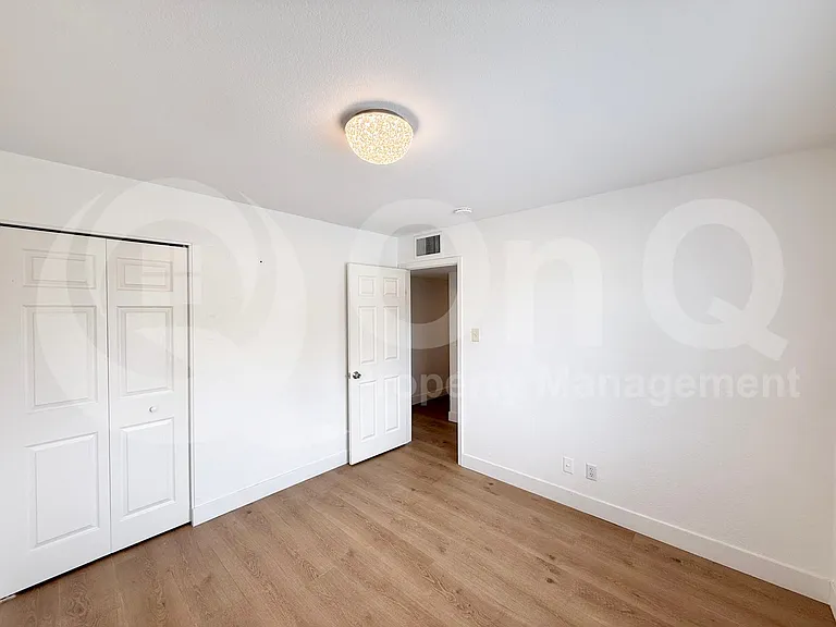 505 E El Camino Dr — Photo 8