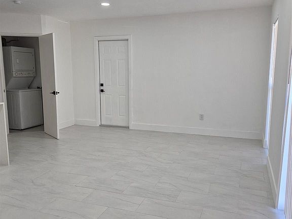 3rd image of 254 NE 42nd Court