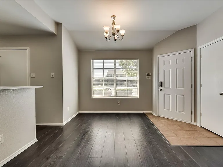 305 Kings Way Dr #A — Photo 8