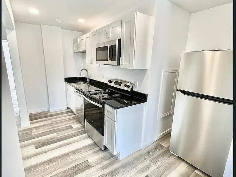 73 Brookside Ave #B — Photo 4