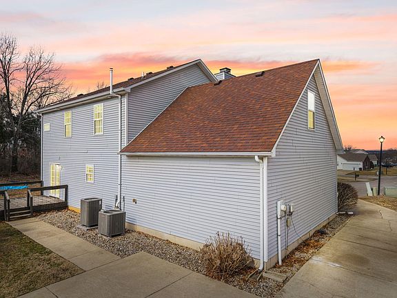 3rd image of 504 Wyndham Ridge Cir