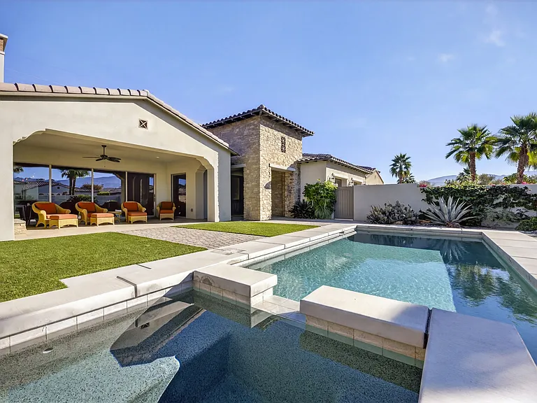 55120 Autumn Valley Ct — Photo 20