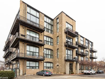 2614 N Clybourn Ave APT 210, Chicago, IL, 60614