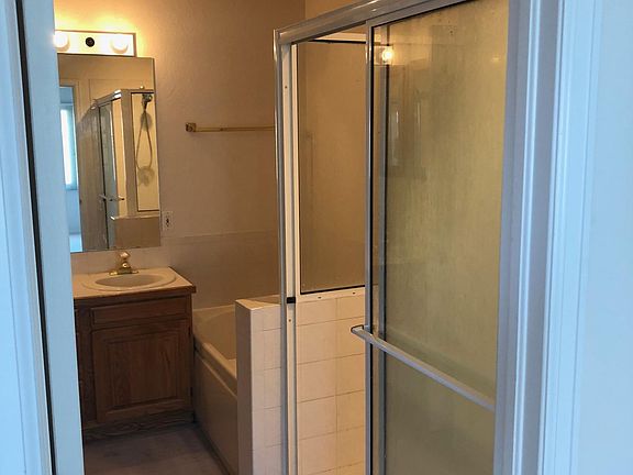 3rd image of 162 Luxury Ln