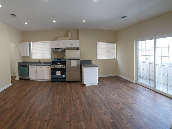 2nd image of 3336 Drew St #C