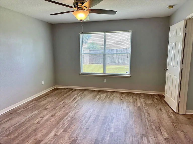 29006 Trinity River Dr — Photo 9