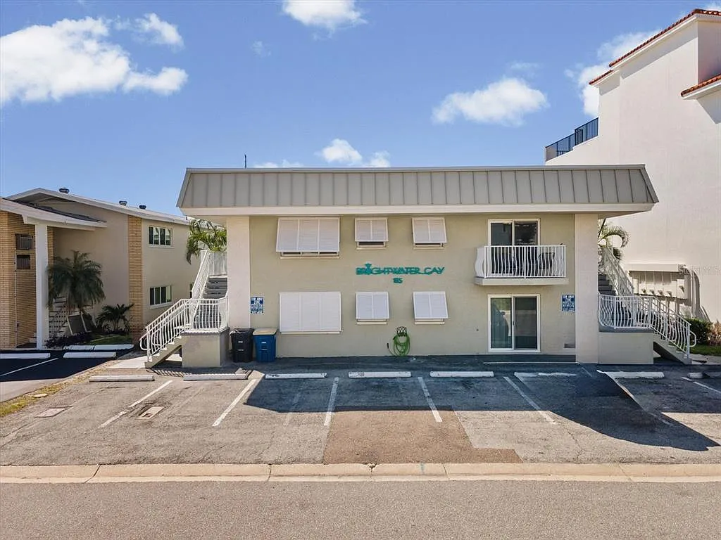 2 bed, 2.0 bath, 1430 sqft, $3,900 — Photo 2