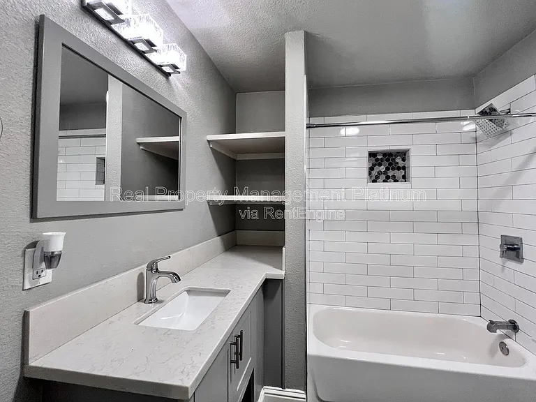 645 W Andrews Ave — Photo 5