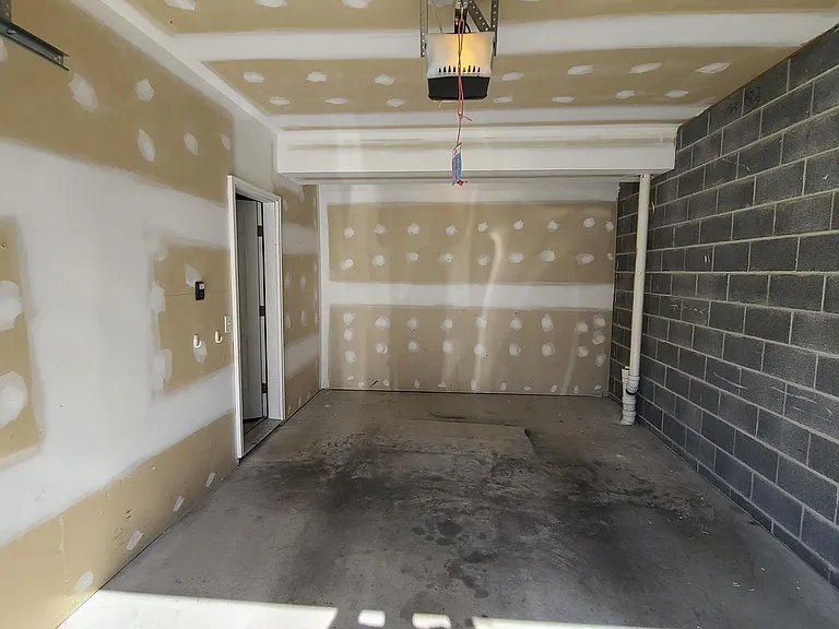 230 Crown Ct — Photo 53
