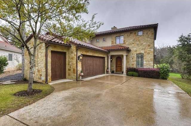 1st image of 10 Dashwood Ct