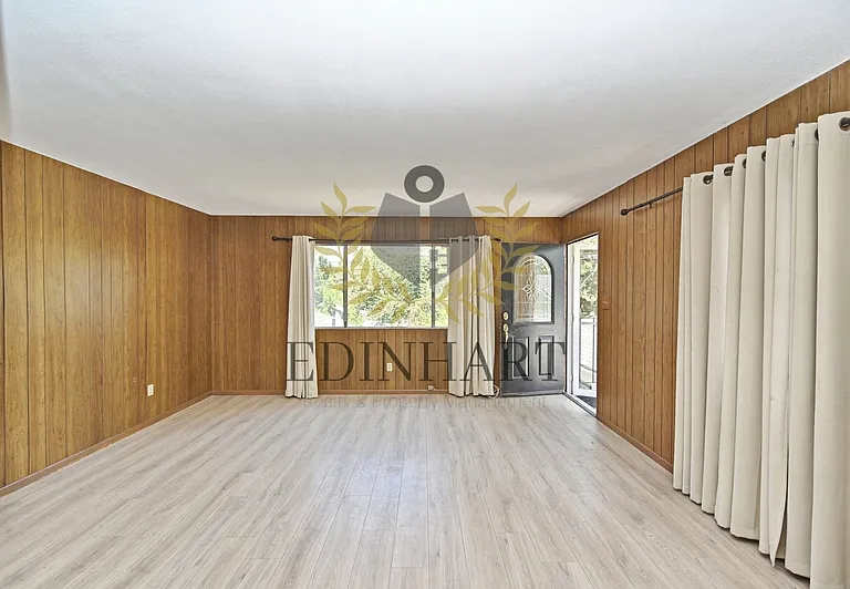 145 E University Ave — Photo 46