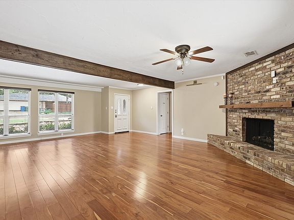2nd image of 2009 Tanglewood Dr