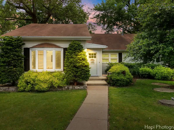 41725 N Circle Dr, Antioch, IL 60002