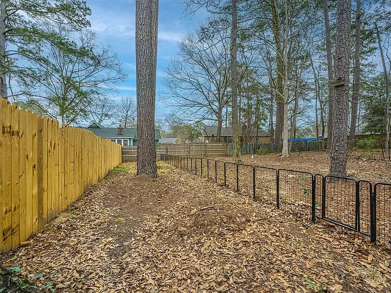 306 Crestview Dr — Photo 17