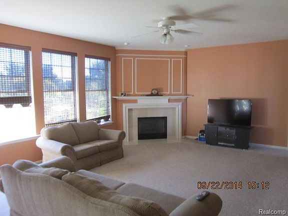 5th image of 48604 Tanglewood Dr
