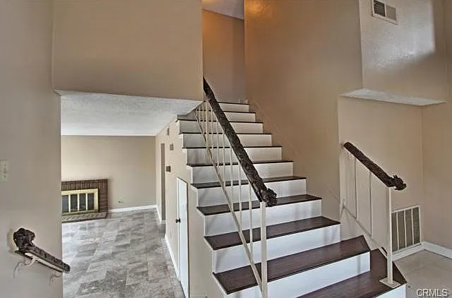 864 N Lorri Way — Photo 6