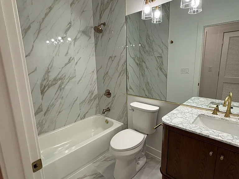 6042 S Eberhart Ave #2 — Photo 14