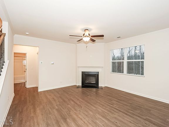 4th image of 1075 Shadow Glen Dr