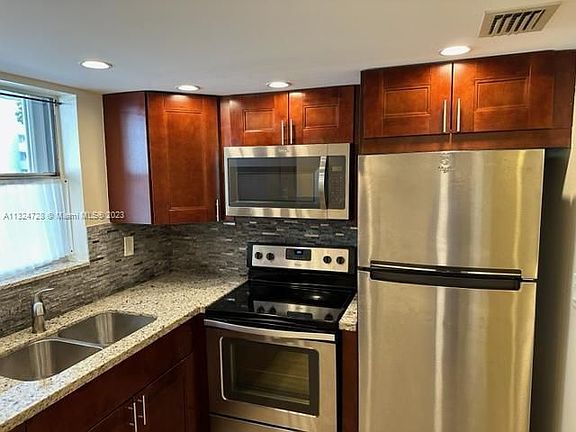 5th image of 9351 Fontainebleau Blvd APT B122