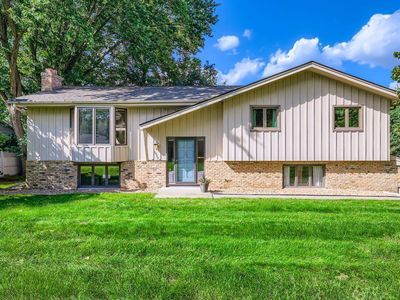 1052 Oak Cir, Wayzata, MN, 55391