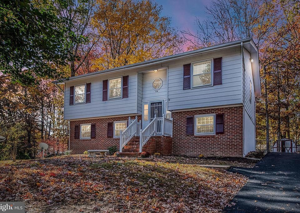 1st image of 716 Sherwood Ln