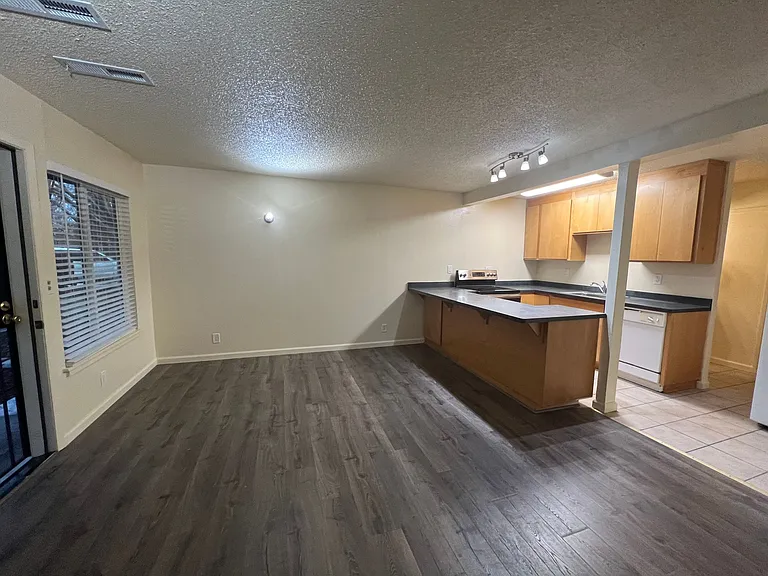 The Loft Apartments — Photo 7
